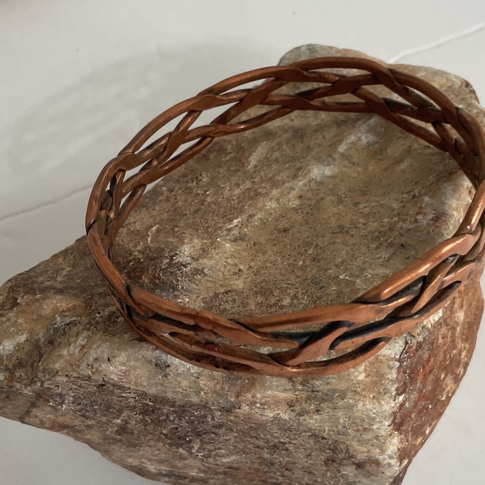 Elegant Copper Bangle Bracelet - Picture 3 of 6